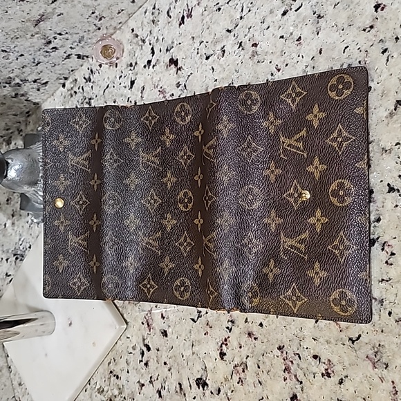 Louis Vuitton monogram large Notepad wallet 7.5x5x1inches - Picture 6 of 16